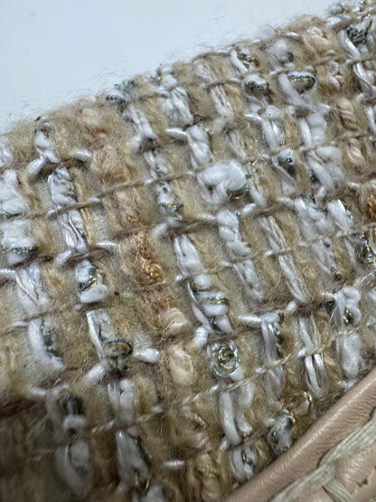 CHANEL 淺杏色軟呢漁夫鞋