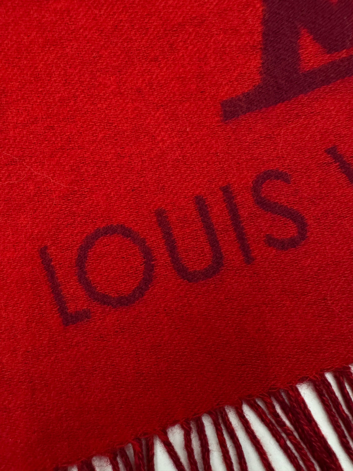 LV Reykjavik Scarf 100% Cashmere Rubis