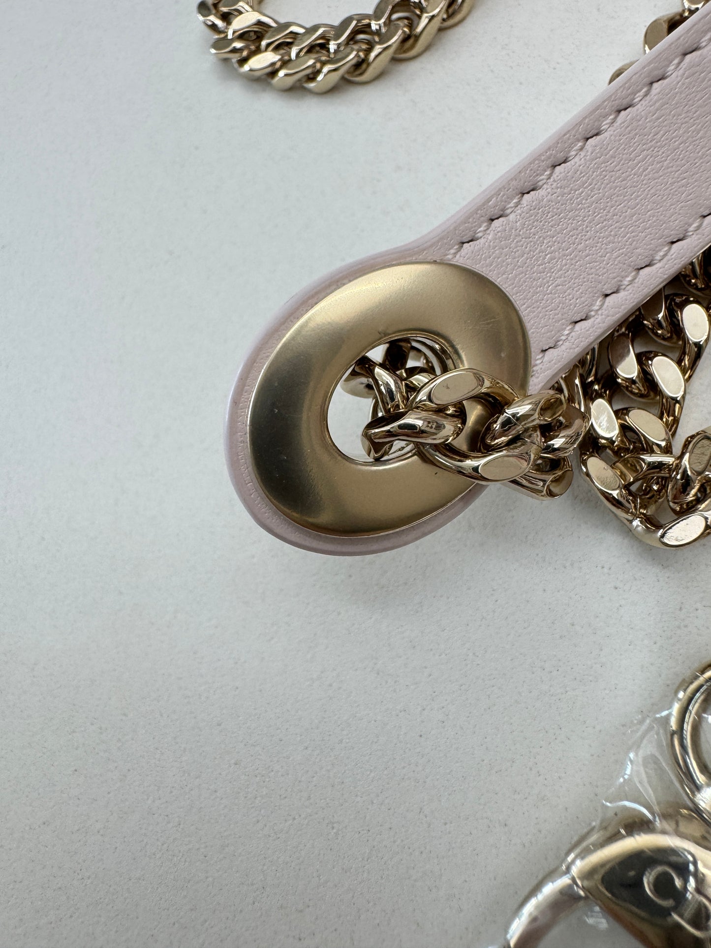 DIOR Mini Lady Dior 羊皮三格 淡粉色