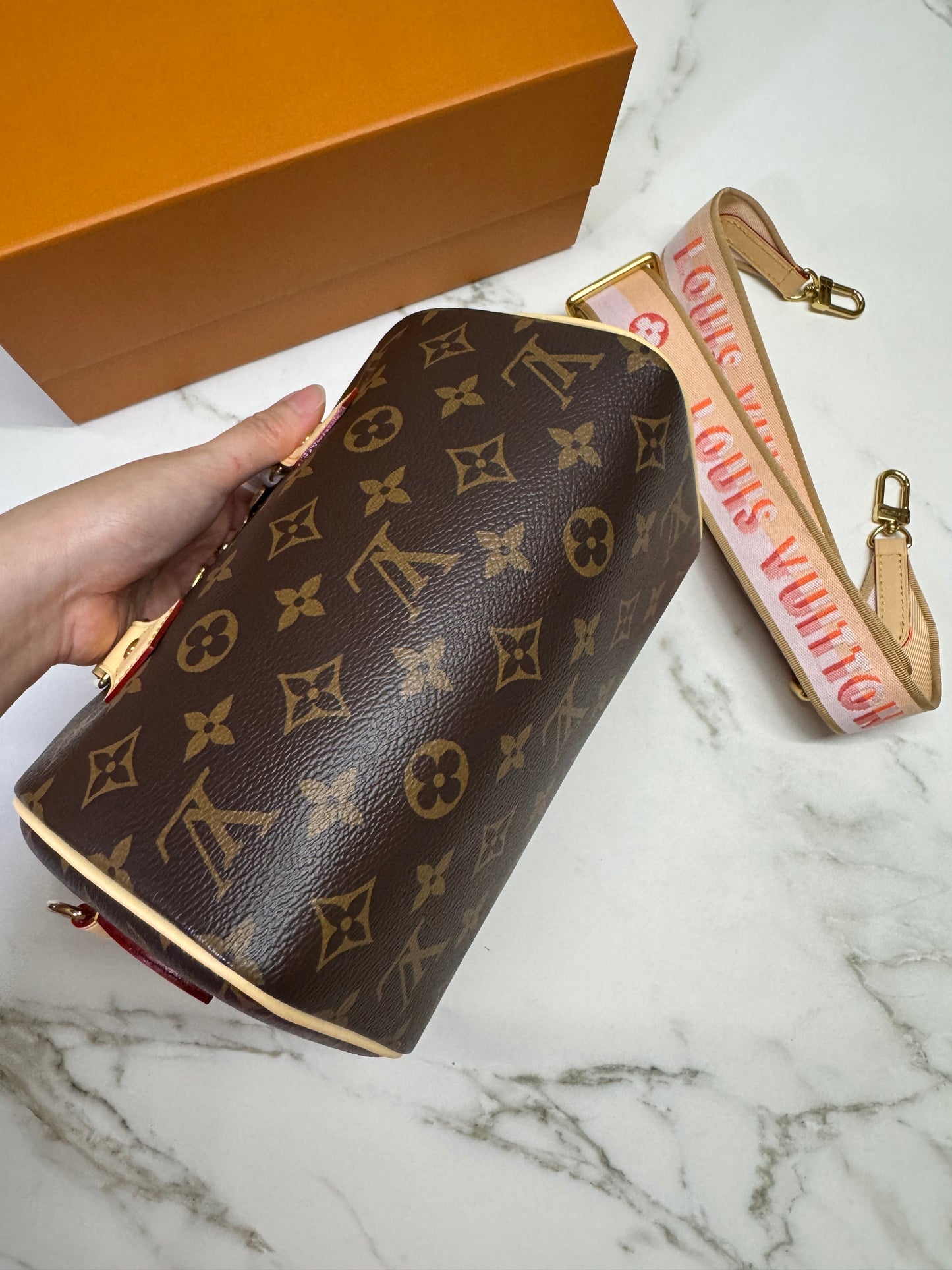 LV Speedy 20 粉橙色肩帶