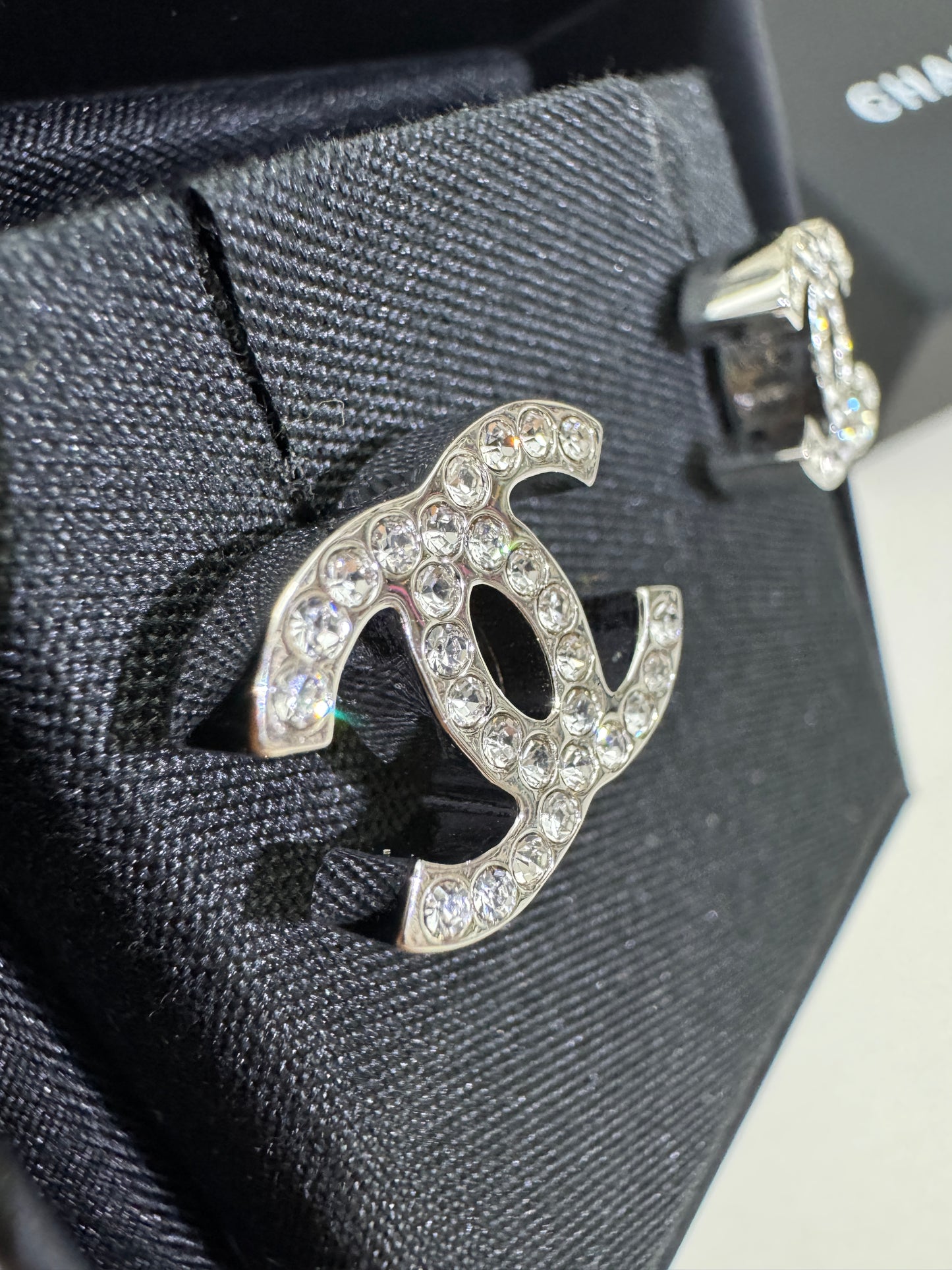 CHANEL 25C 銀色水鑽耳環