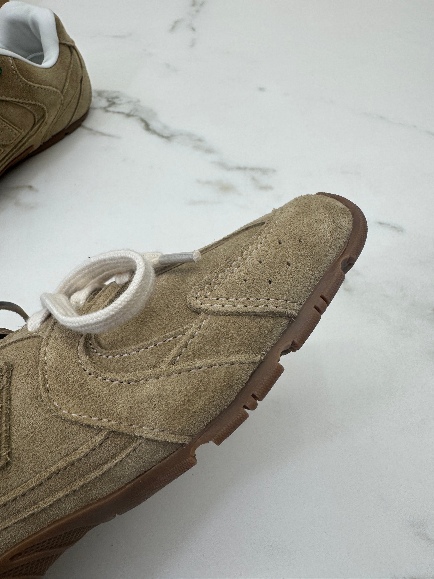 MIU MIU X NB 530 卡其淺棕色運動鞋