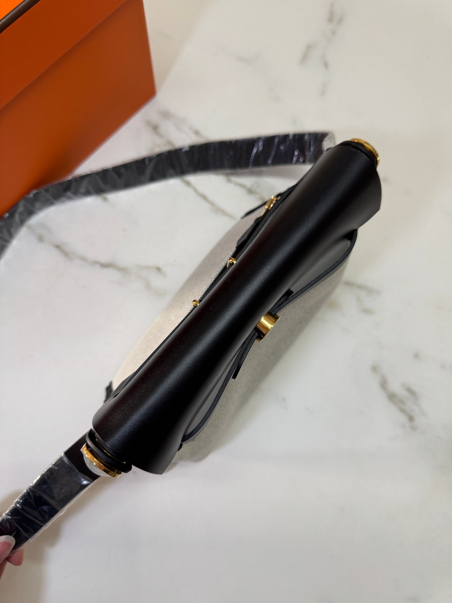 HERMES Mini Herbag 熊貓色 金扣 H Viking 帆布