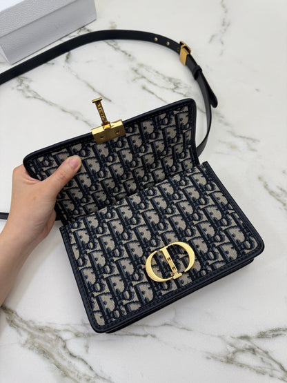 DIOR 30 Montaigne Small Blue Oblique