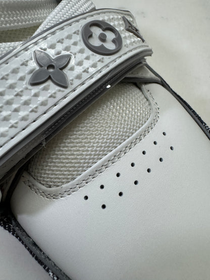 LV Trainer 25年灰牛仔