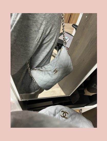 CHANEL 24P hobo 餃子包 淺灰