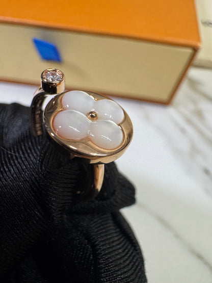 LV Color Blossom Mini 玫瑰金白貝母戒指