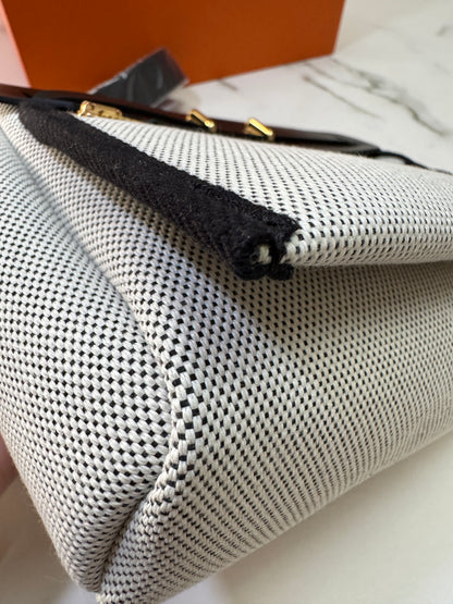 HERMES Mini Herbag 熊貓色 金扣 H Viking 帆布