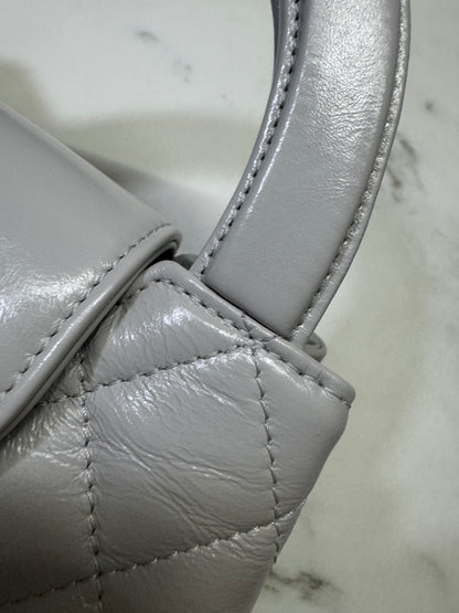 CHANEL 25C Kelly 奶灰色 Incas亮面小牛皮