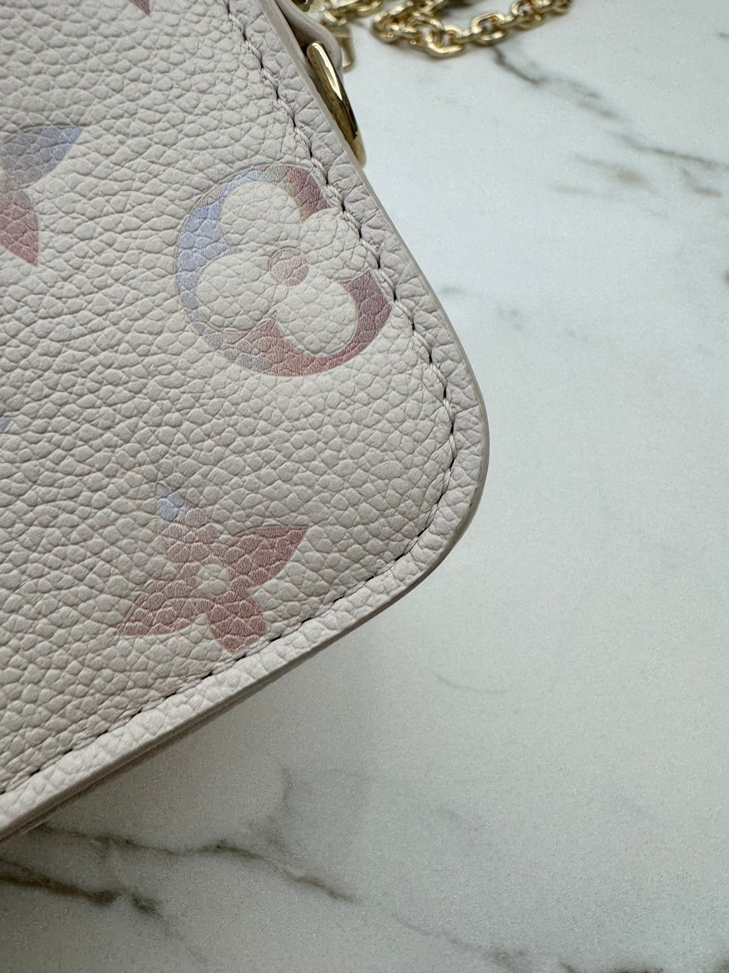 LV Pochette Metis East-West 漸變紫