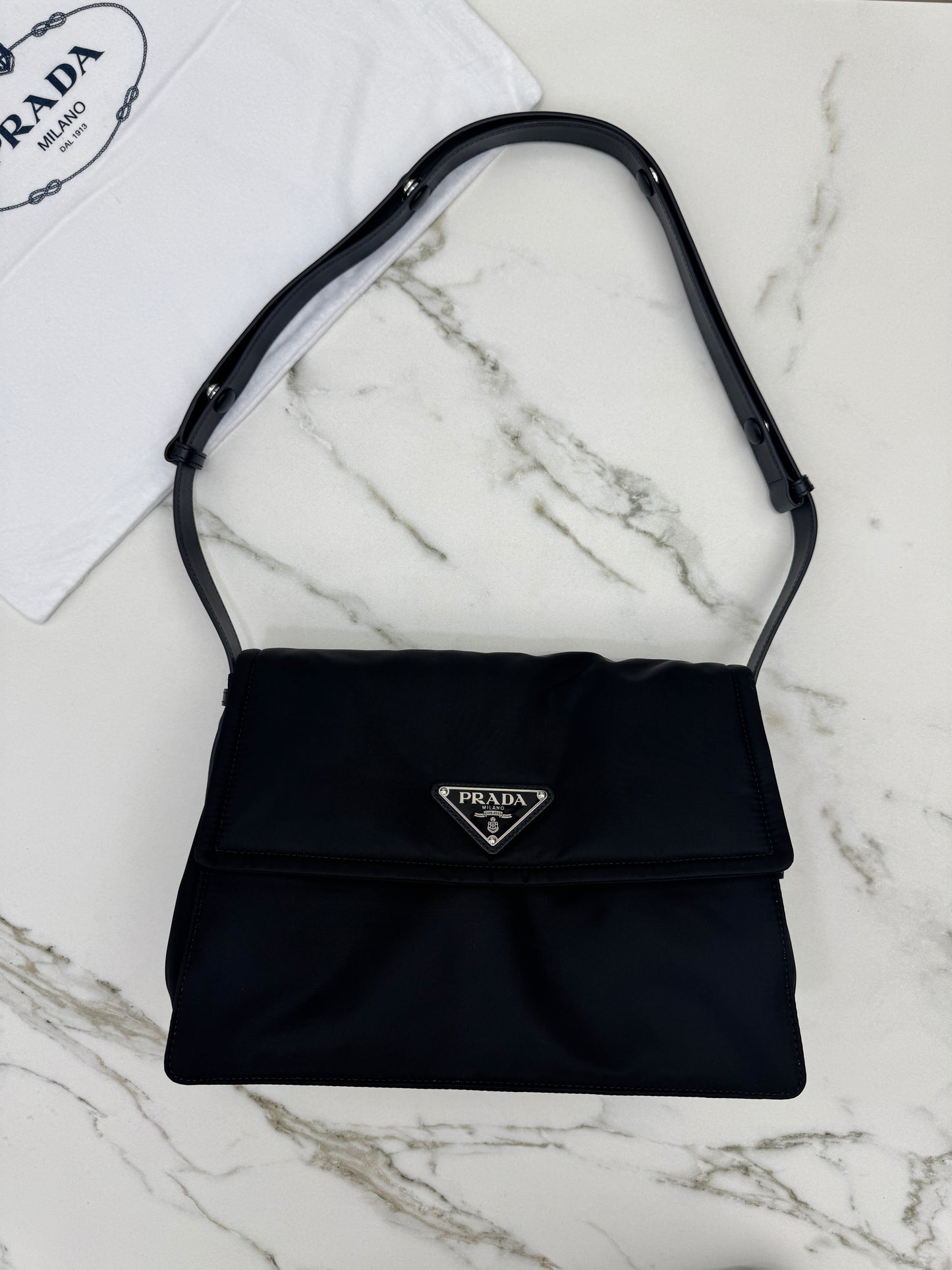 PRADA Cini 郵差包黑色 Medium