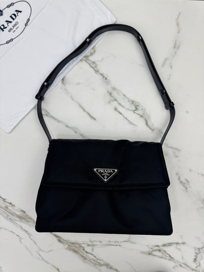 PRADA Cini 郵差包黑色 Medium
