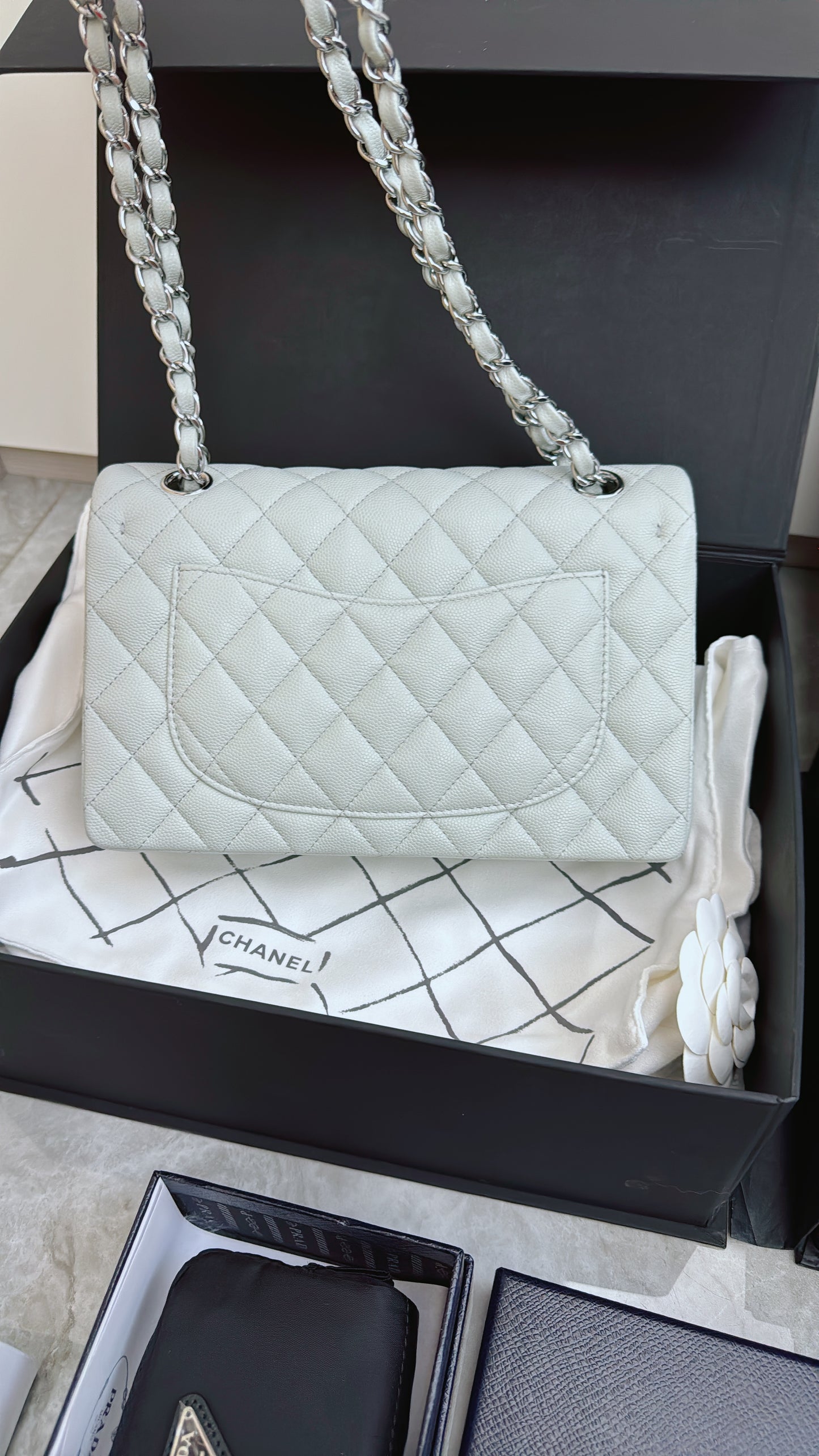 CHANEL CF23 淺灰藍色 魚子醬牛皮 銀扣
