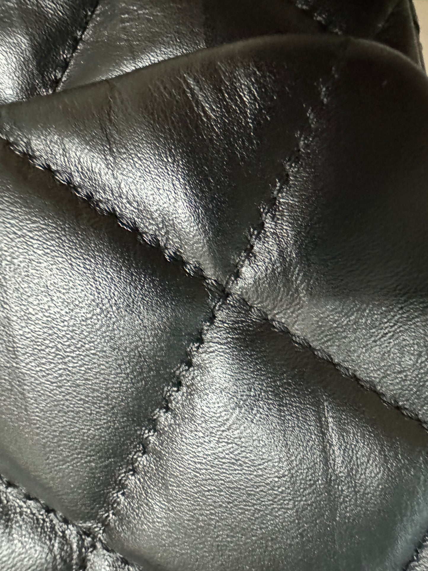 CHANEL 19系列 豆腐包 皺摺牛皮 黑色