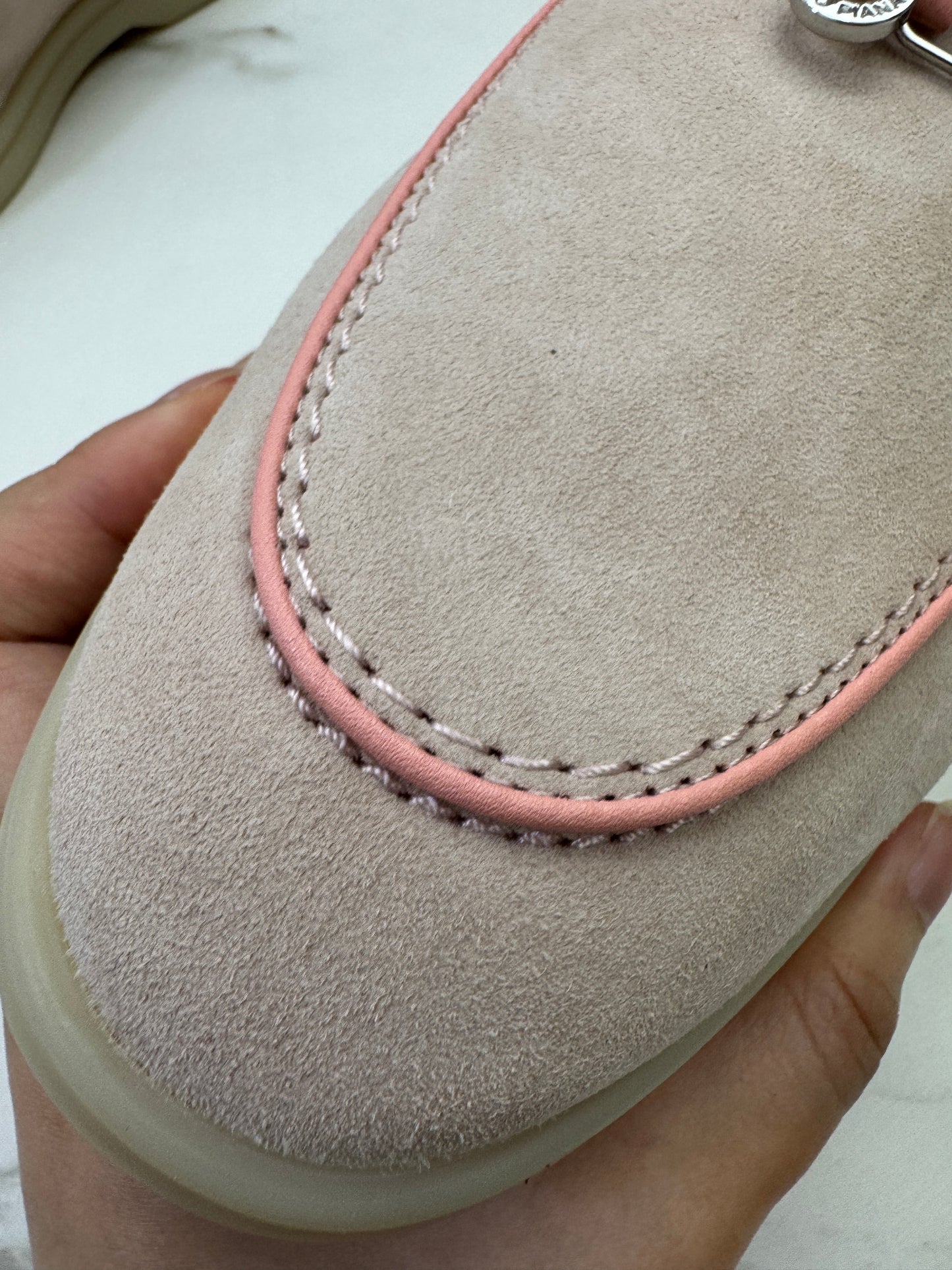 LORO PIANA Babouche Charms Walk Loafer Suede 粉沙色滚邊款