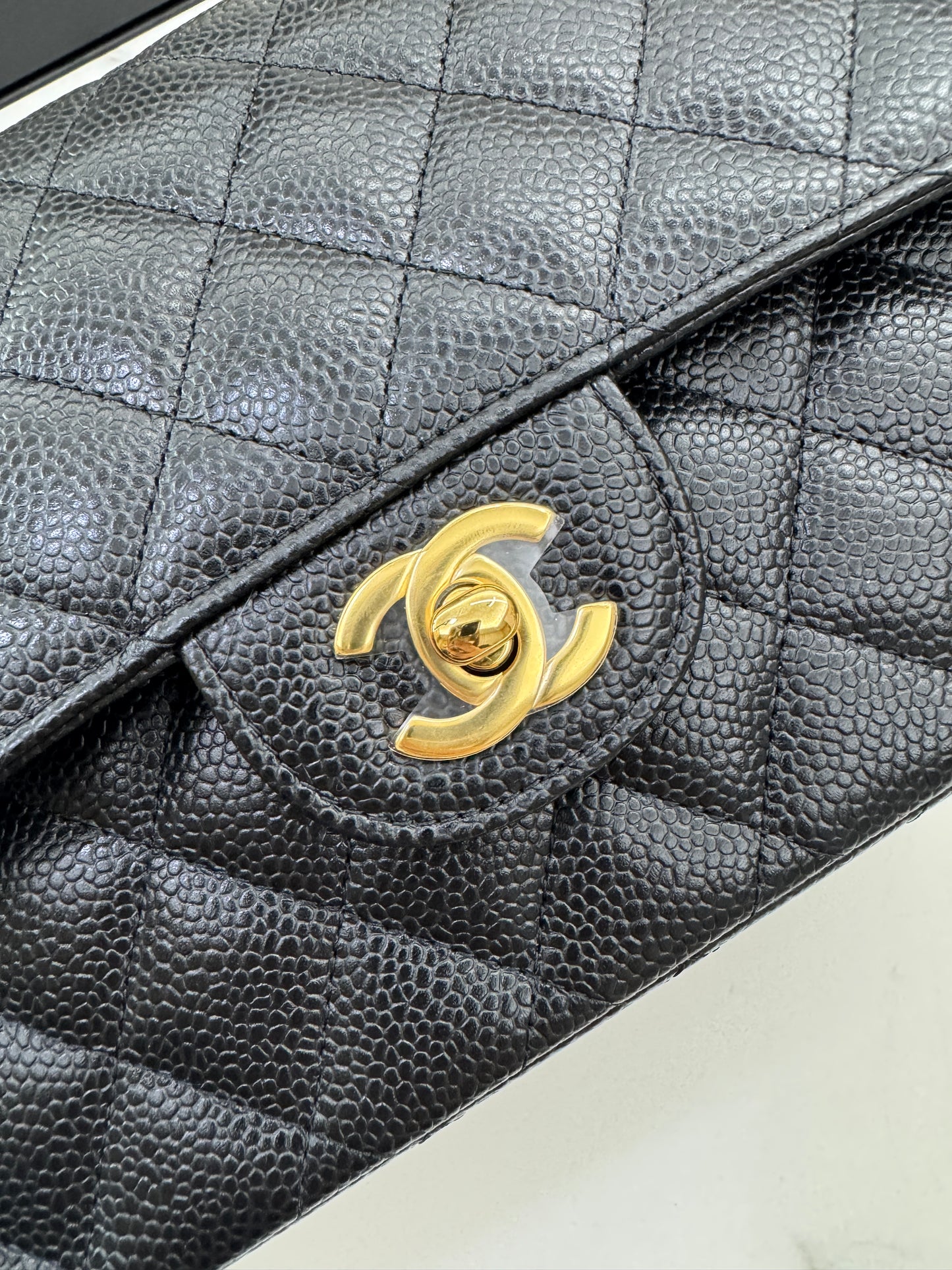 CHANEL CF23 黑金牛 CF Small