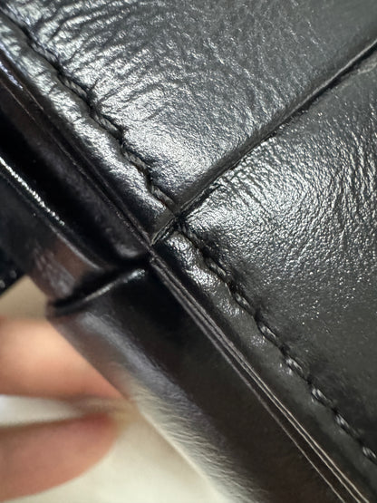 BV 8格油臘皮腰包