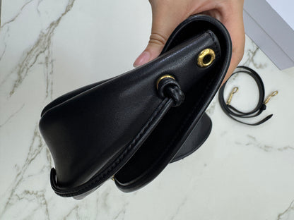 CELINE Soft Triomphe Half Moon 黑色