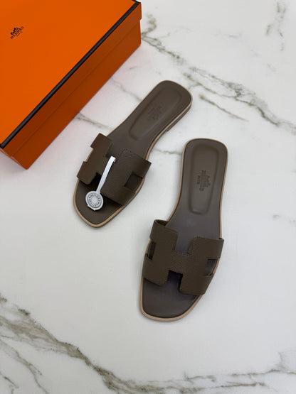 HERMES Oran 大象灰 Epsom