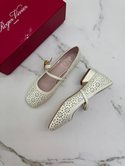RV 小雛菊鏤空 Mary Jane