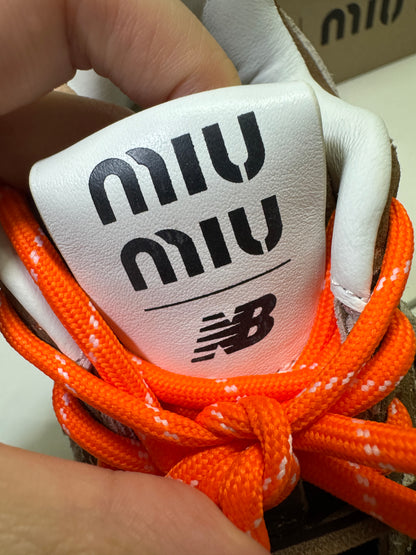MIU MIU x NEW BALANCE 棕色猄皮軟底運動鞋