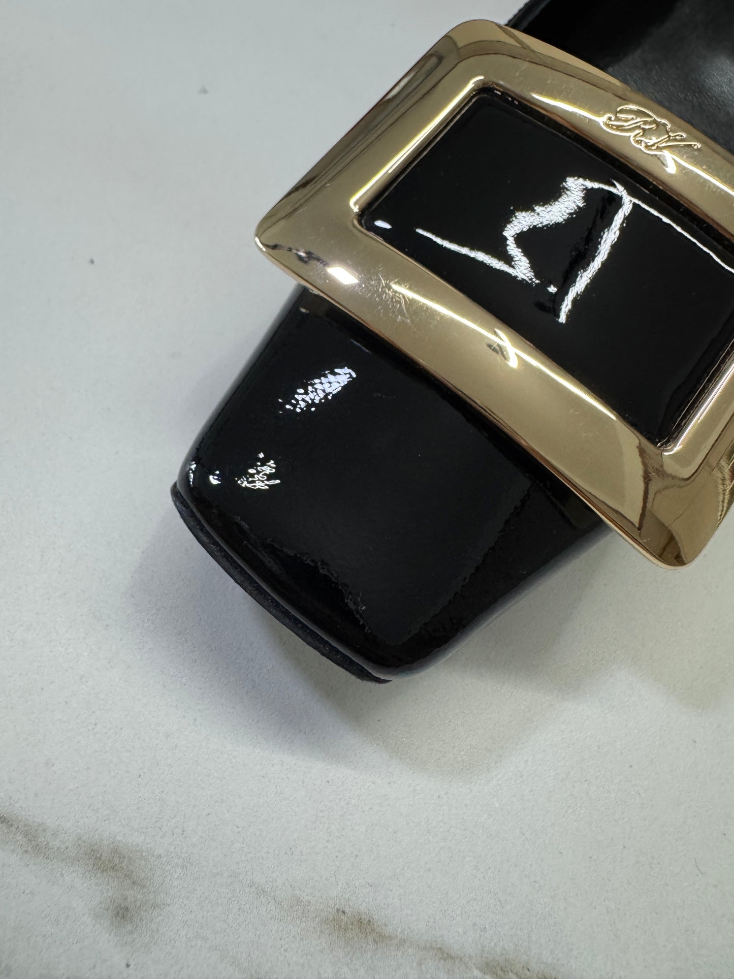 RV 喇叭跟 2.5cm 漆皮