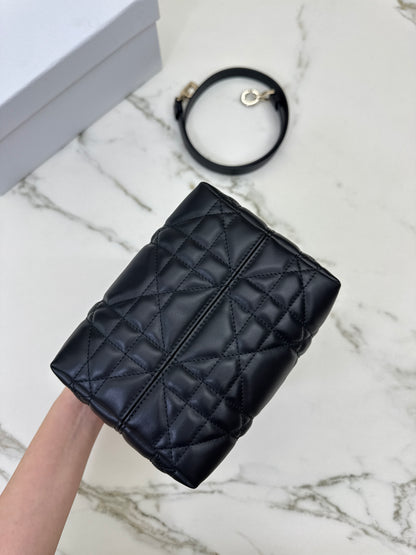 DIOR Toujours Vertical Small Black