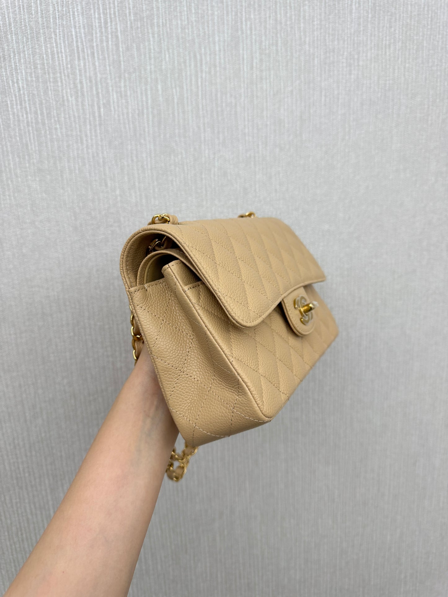 CHANEL CF23 Small 米杏色牛皮金扣 Beige Caviar Calfskin GHW