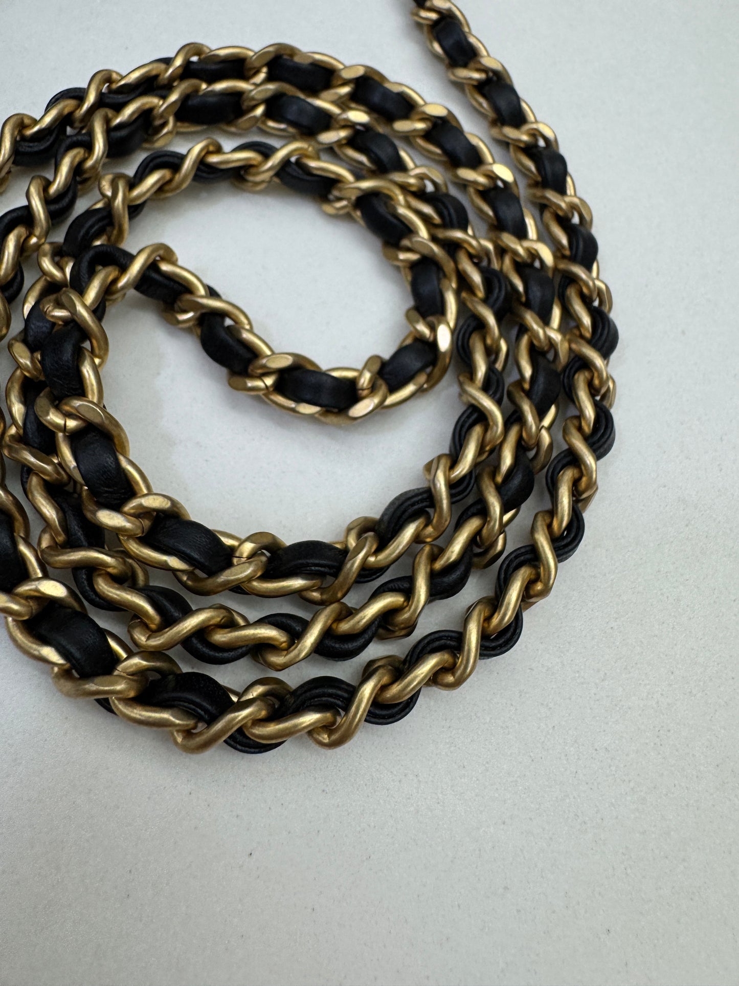 CHANEL 25K Mini 蝴蝶結包 綿羊皮