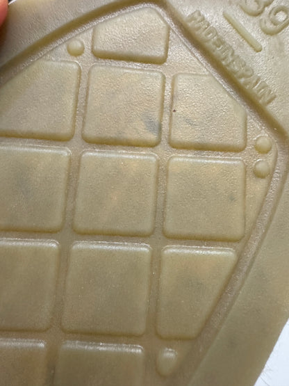 CHANEL 淺杏色軟呢漁夫鞋