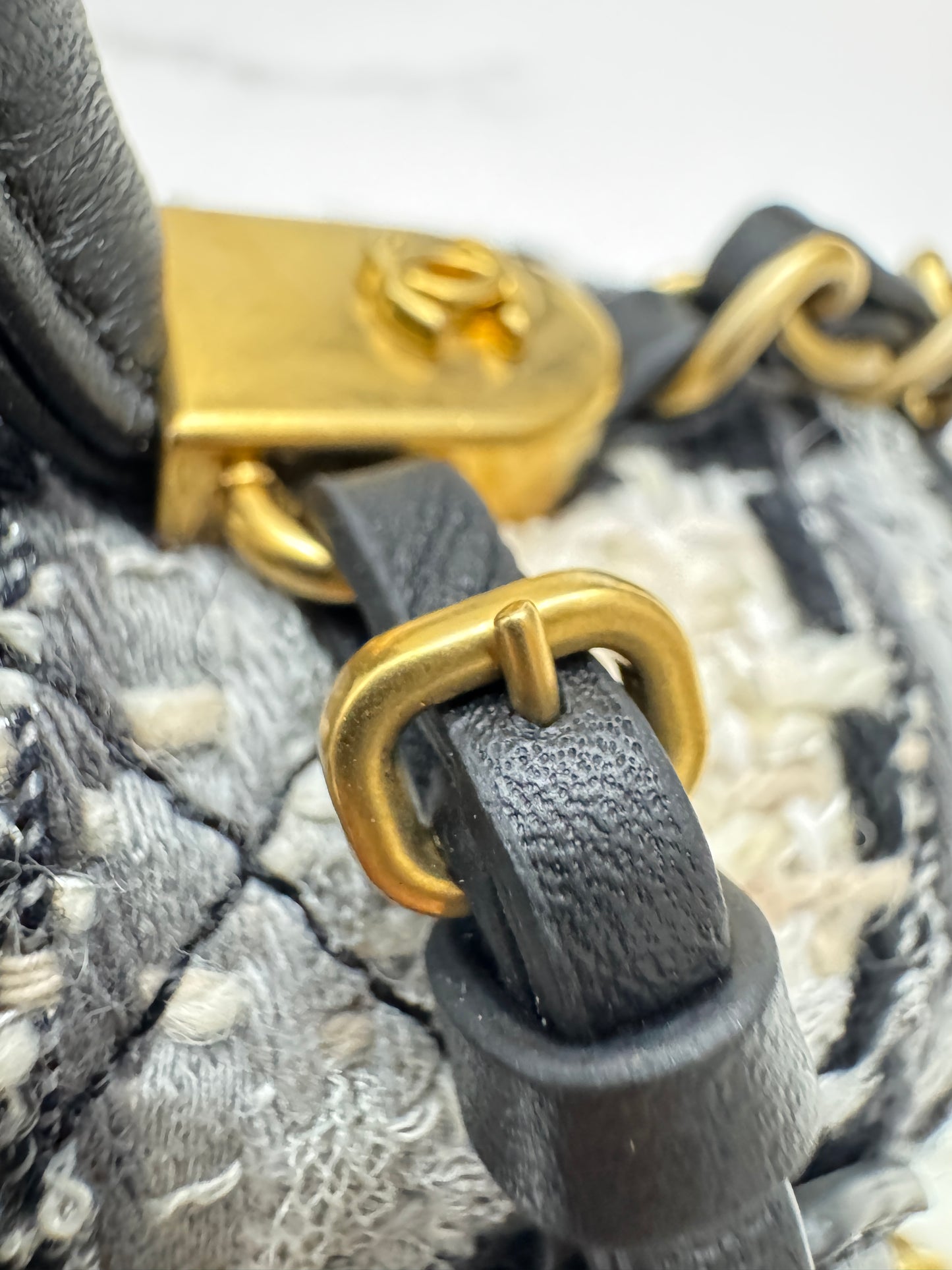 CHANEL 22K 郵差豆腐包 漸變Tweed