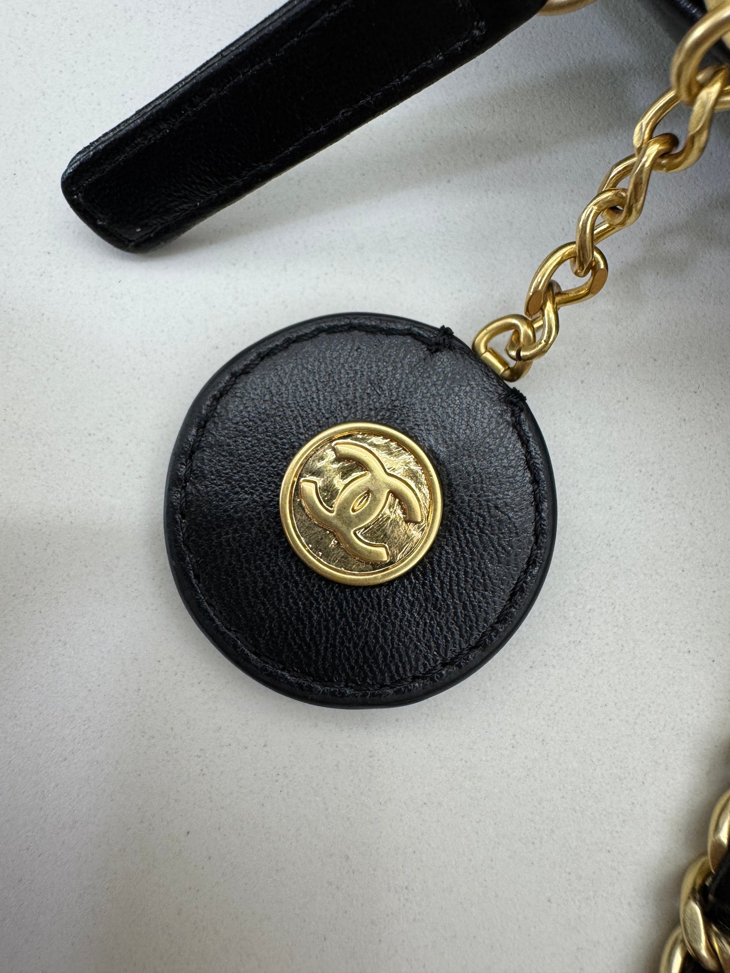 CHANEL 24K 金幣相機包 Medium