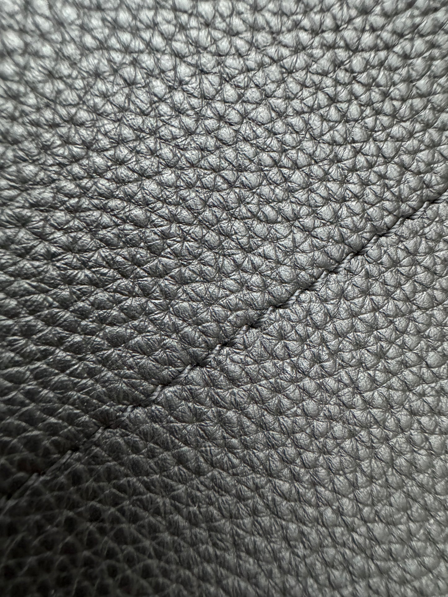 THE ROW Shoulder Marguax 12 黑色荔枝紋 Black Grained Calfskin