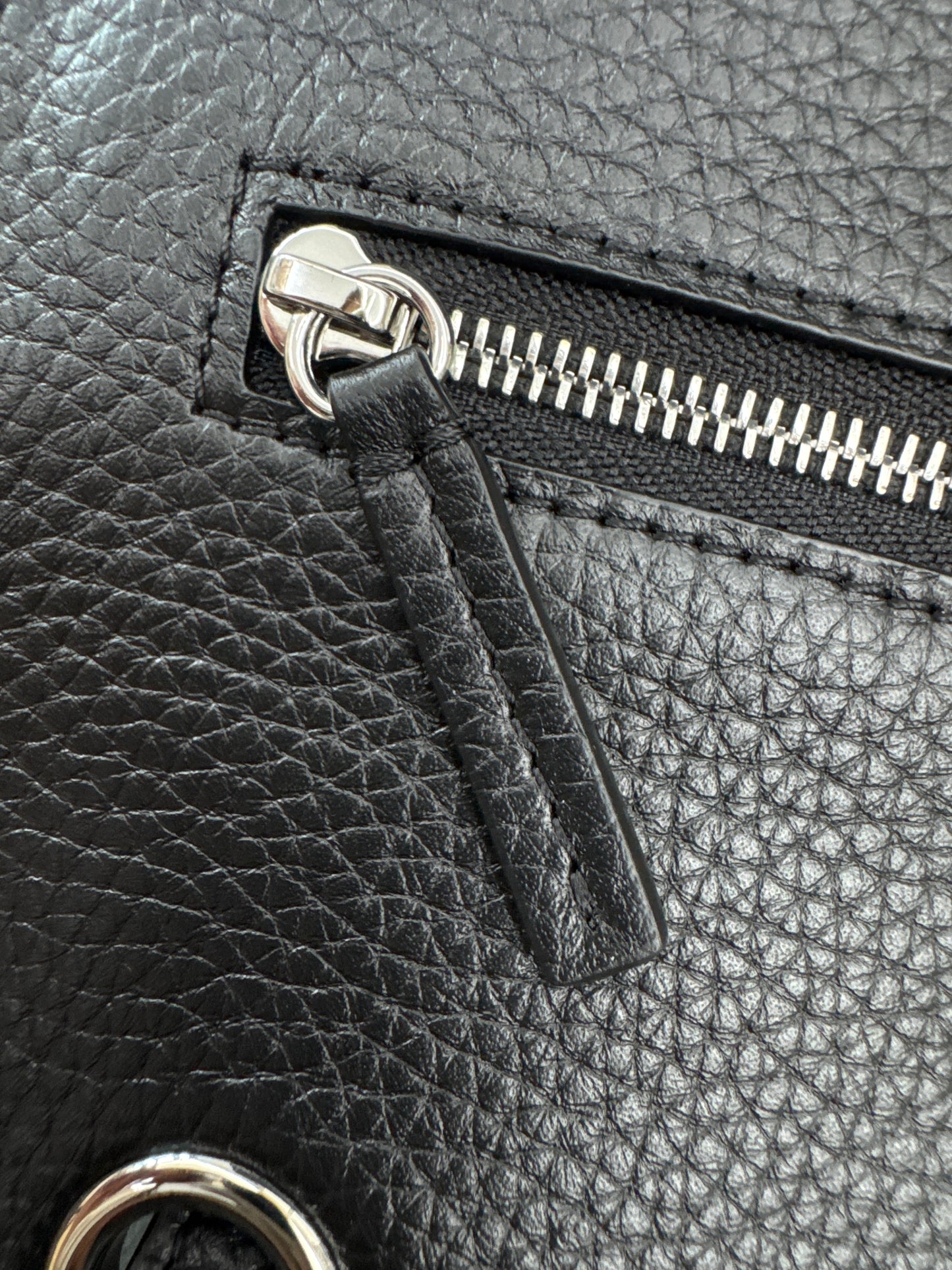 CHANEL 26S Maxi Flap Bag 黑銀小號（32cm)