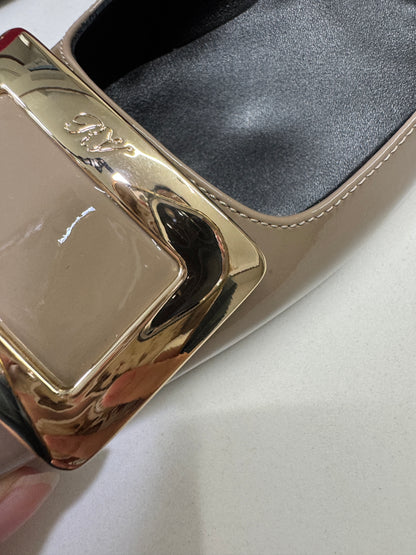 RV 喇叭跟 2.5cm 漆皮