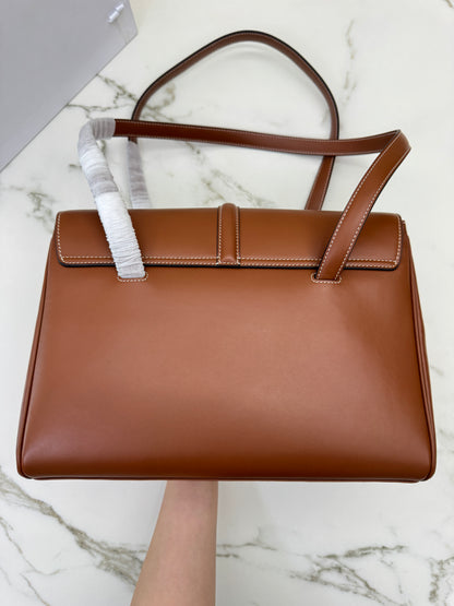 CELINE Soft 16 Medium 棕色