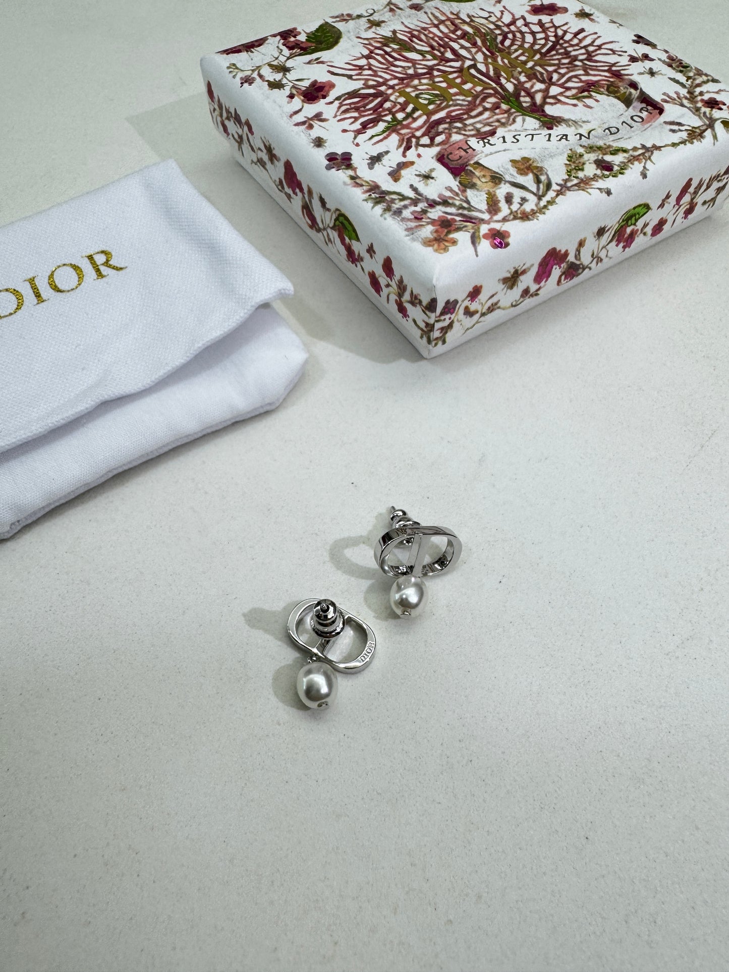 DIOR CD Petit 珍珠耳環 銀色