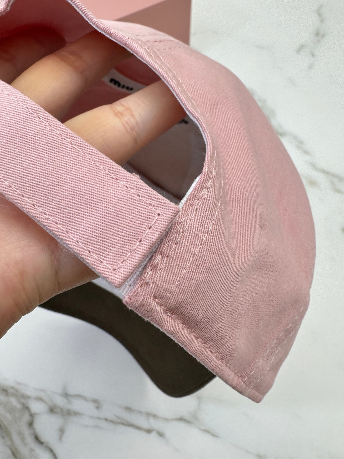 MIU MIU 鴨舌帽 粉紅拼咖啡色￼