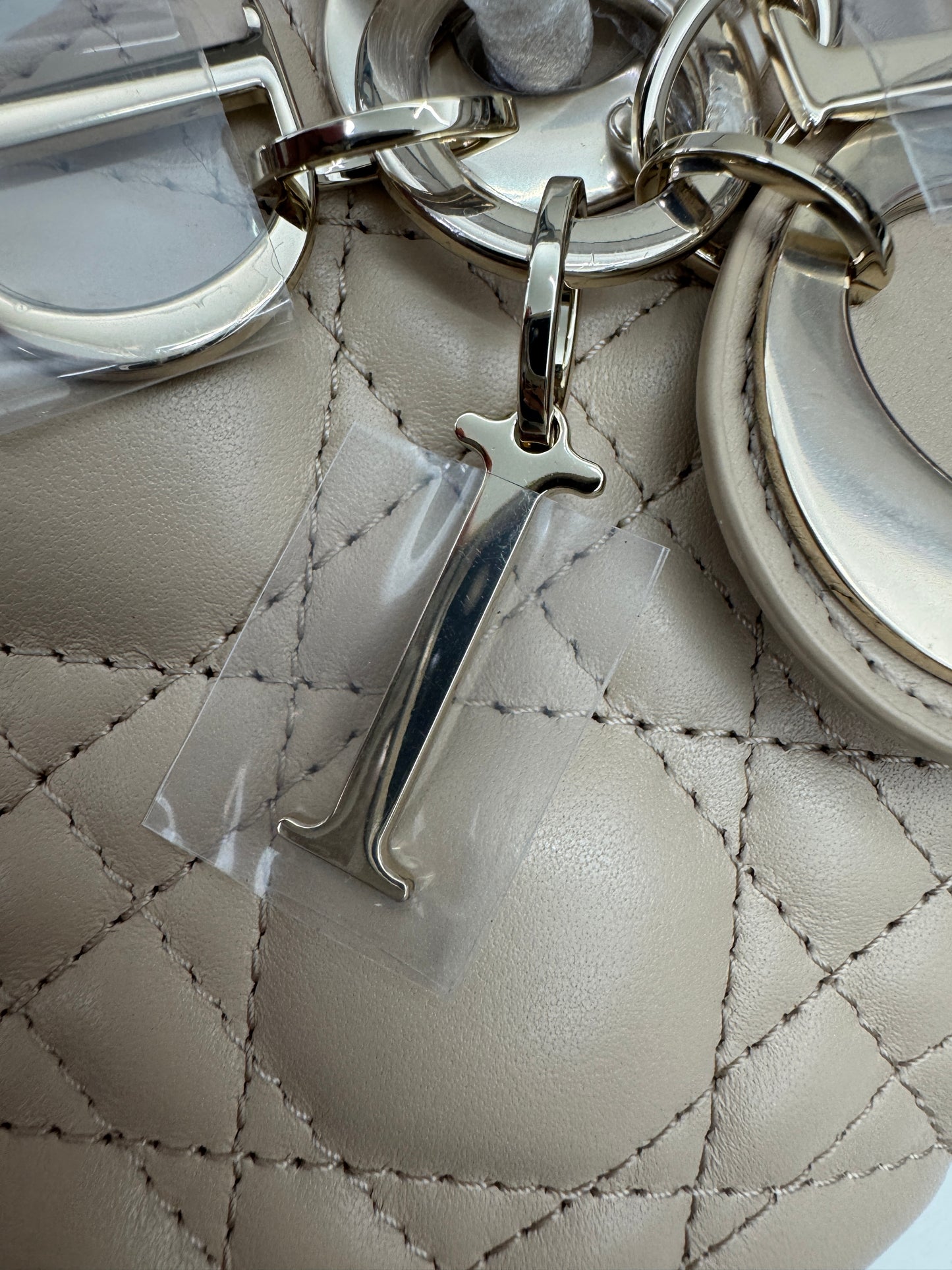 DIOR D-joy Mini 胭脂米 Powder Beige