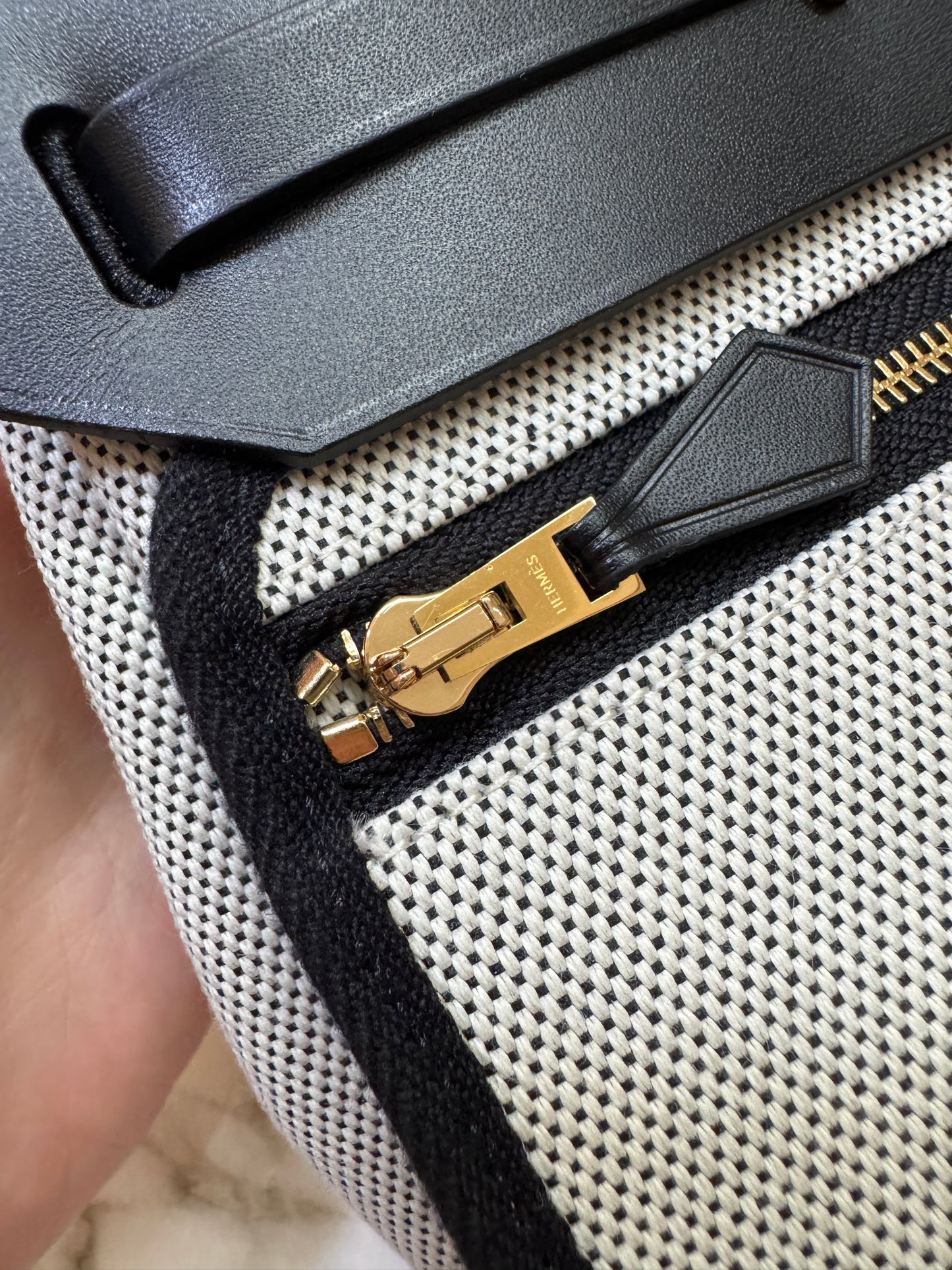 HERMES Mini Herbag 熊貓色 金扣 H Viking 帆布