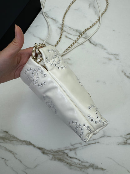 CHANEL 22Bag Mini 鏤空Logo