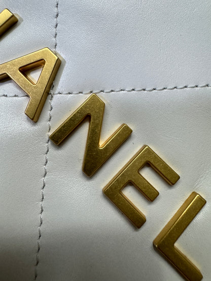 CHANEL Mini 22 Bag 白金