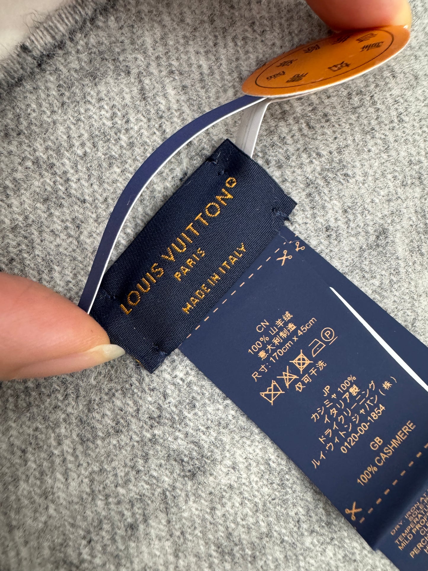 LV Reykjavik Scarf 100% Cashmere Black