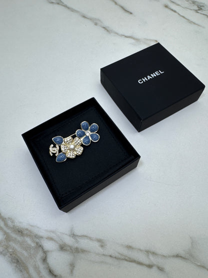 CHANEL 26C 牛仔花胸針