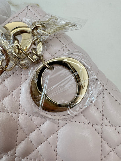 DIOR Mini Lady Dior 羊皮三格 淡粉色