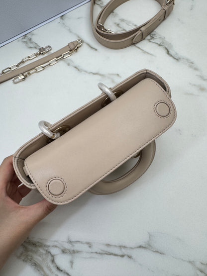 DIOR D-joy Mini 胭脂米 Powder Beige