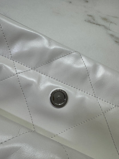 CHANEL 22 Bag Medium 白銀