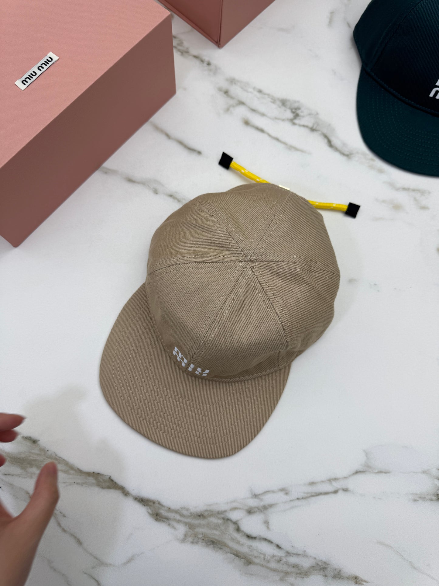MIU MIU 軟頂鴨舌帽