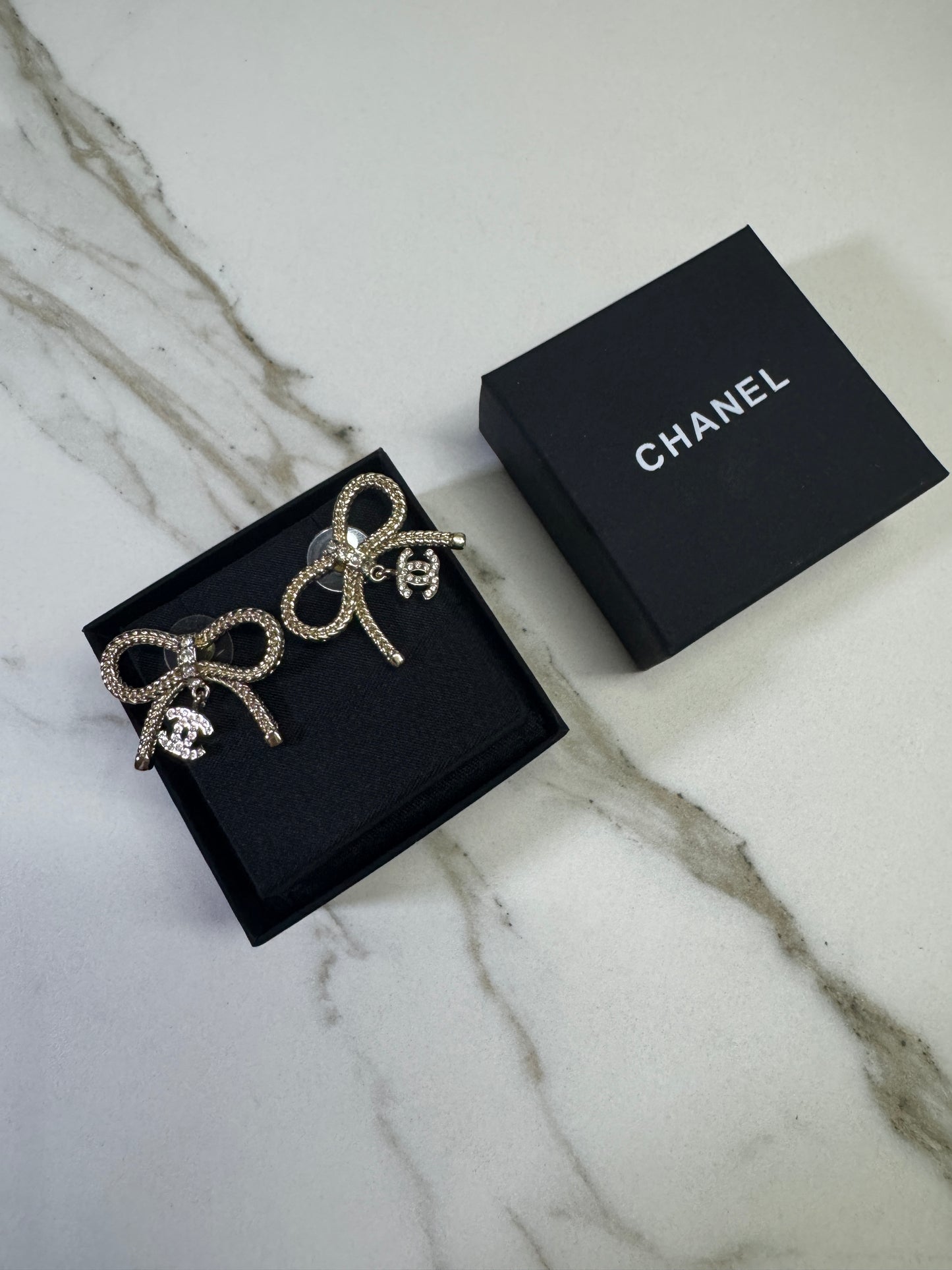 CHANEL 24K 蝴蝶結耳環