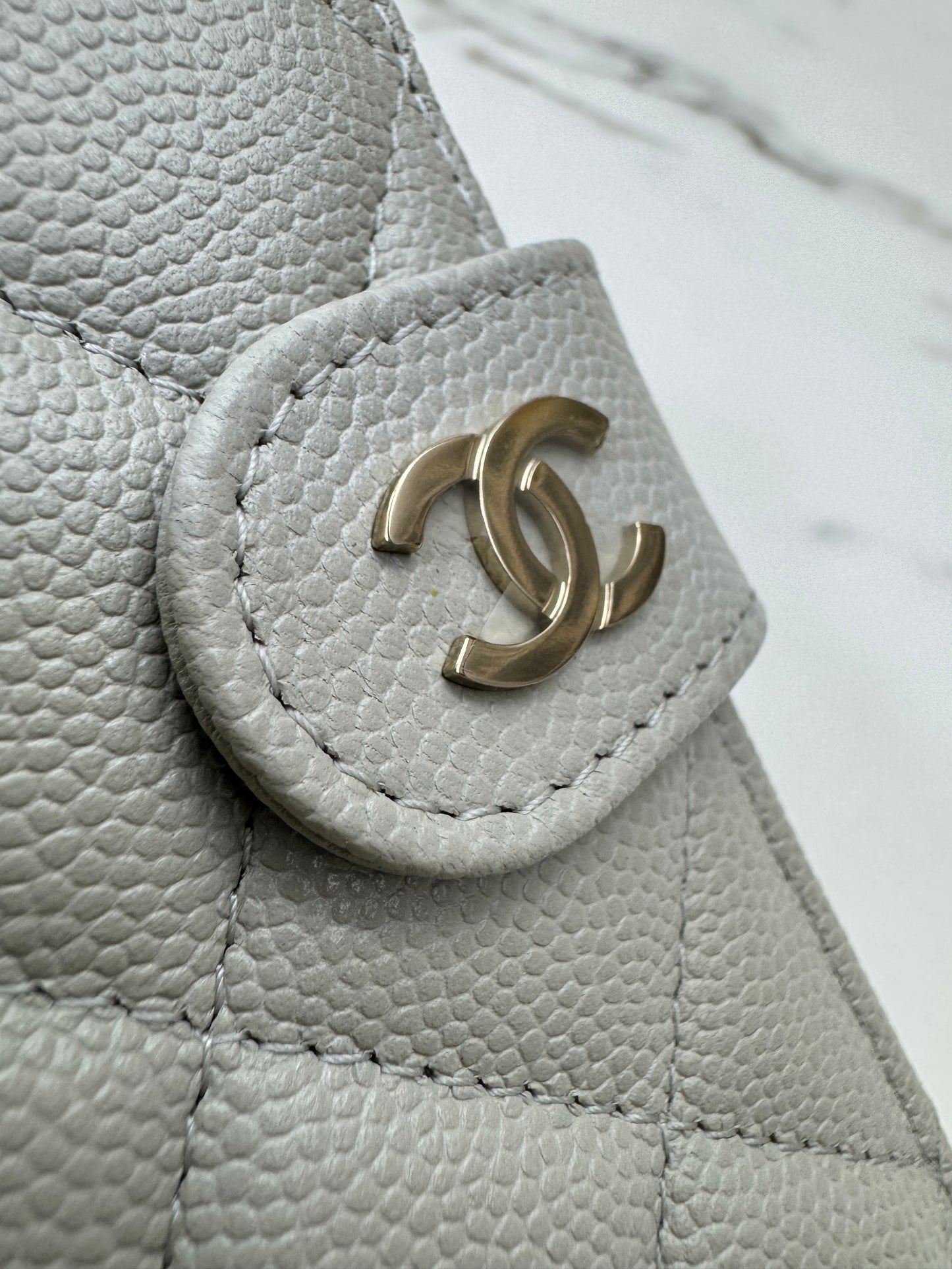 CHANEL Passport Holder 淺灰